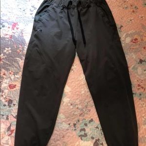 Olive green UA women’s joggers